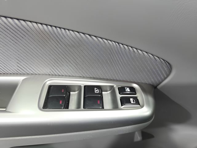 Used 2010 Subaru Forester 2.5X image 29