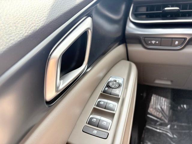 Used 2025 Kia Carnival FWD image 23