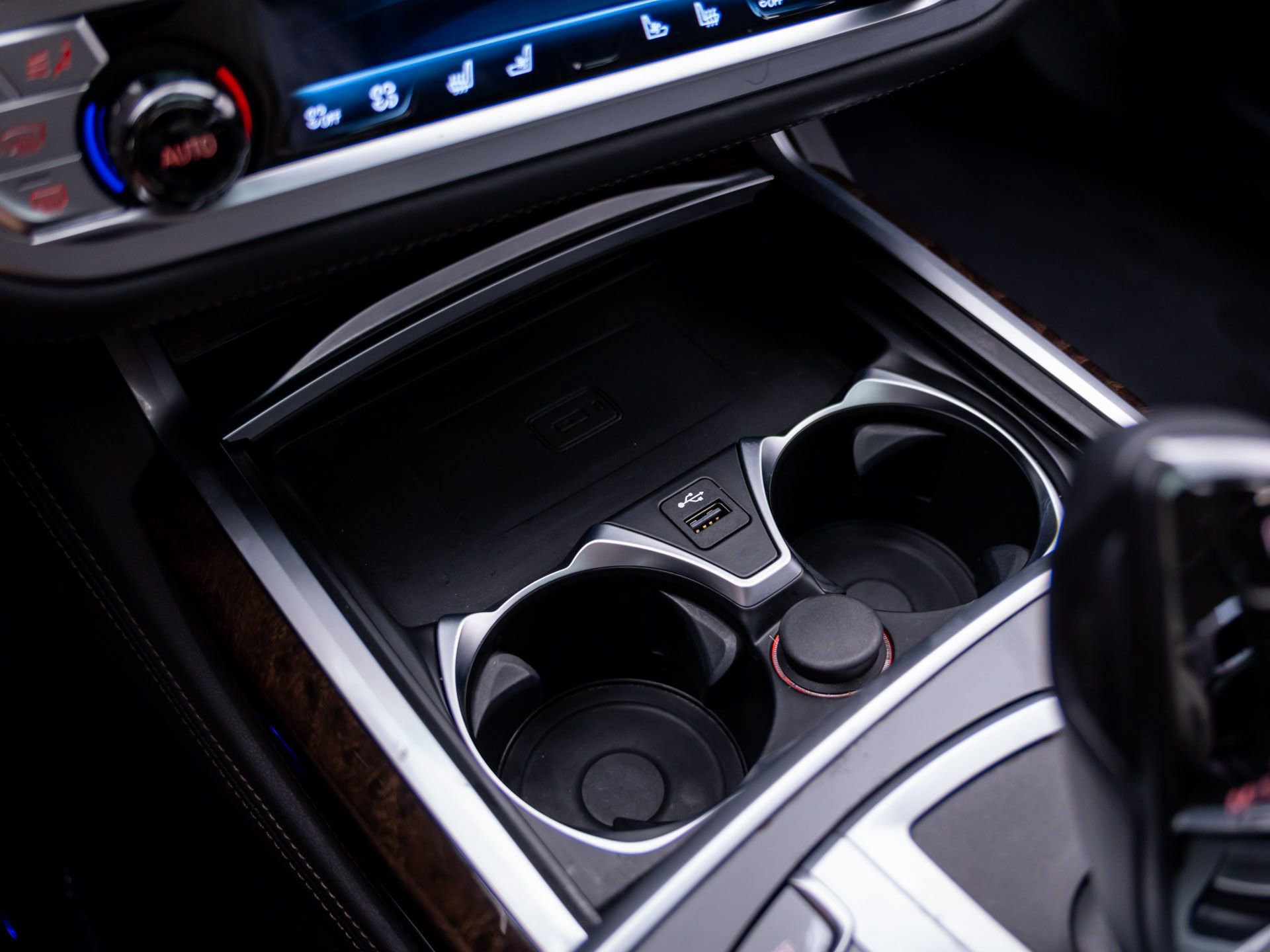 Used 2022 BMW M760i xDrive image 33