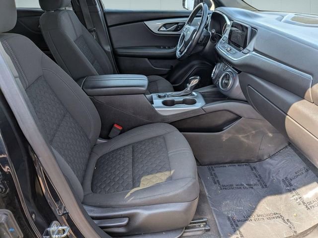 Used 2025 Nissan Rogue SV image 36