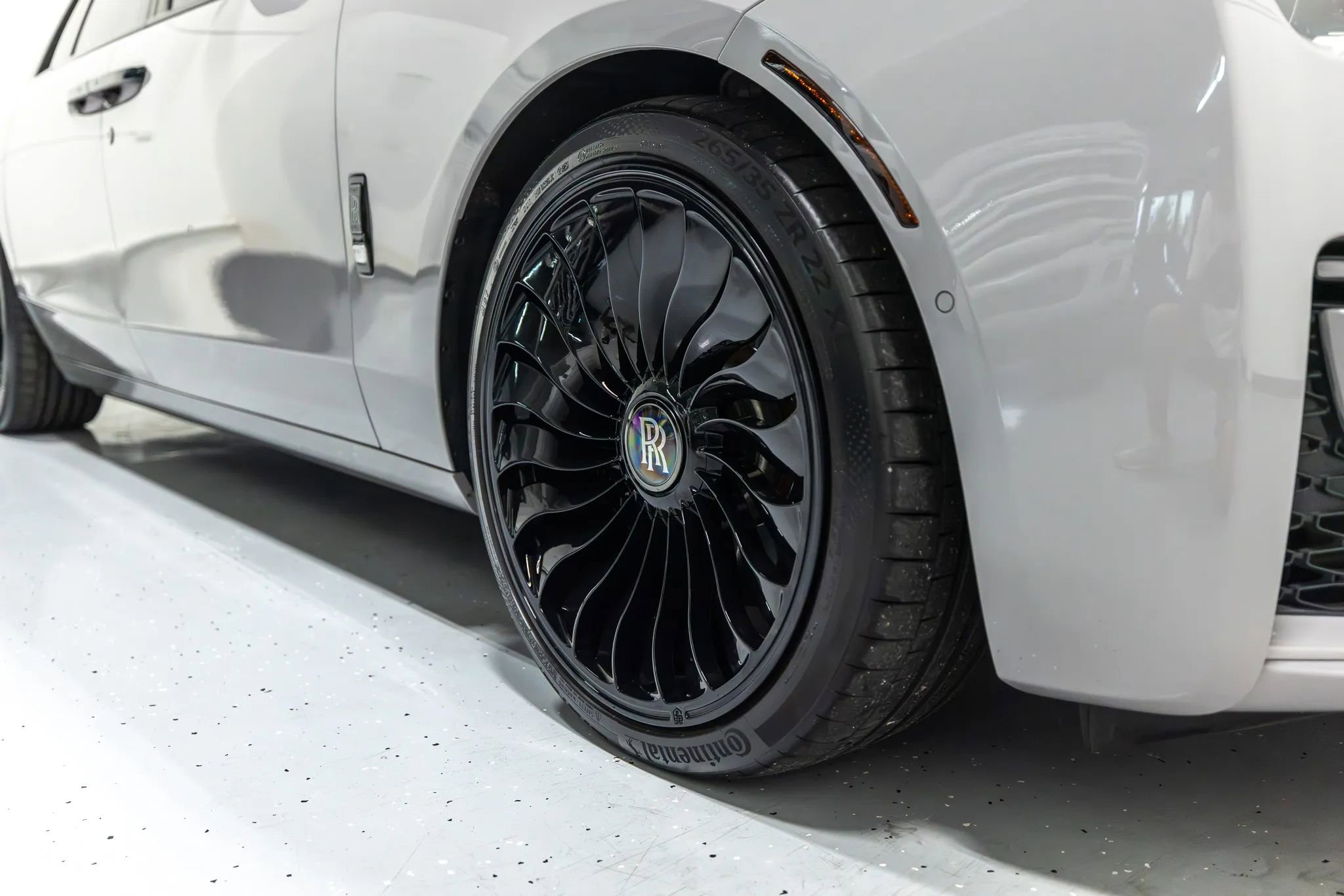 Used 2021 Rolls-Royce Ghost image 2