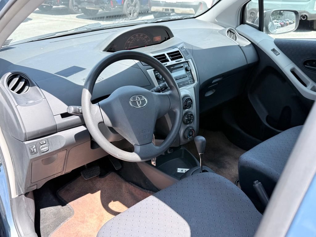Used 2009 Toyota Yaris 2-Door Hatchback FWD image 9