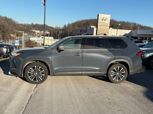 Used 2024 Toyota Grand Highlander AWD Hybrid image 2