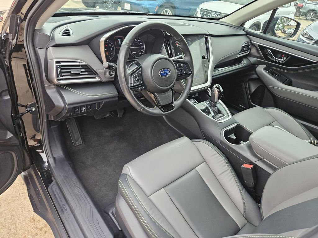Used 2025 Subaru Outback Onyx Edition AWD/4WD image 13