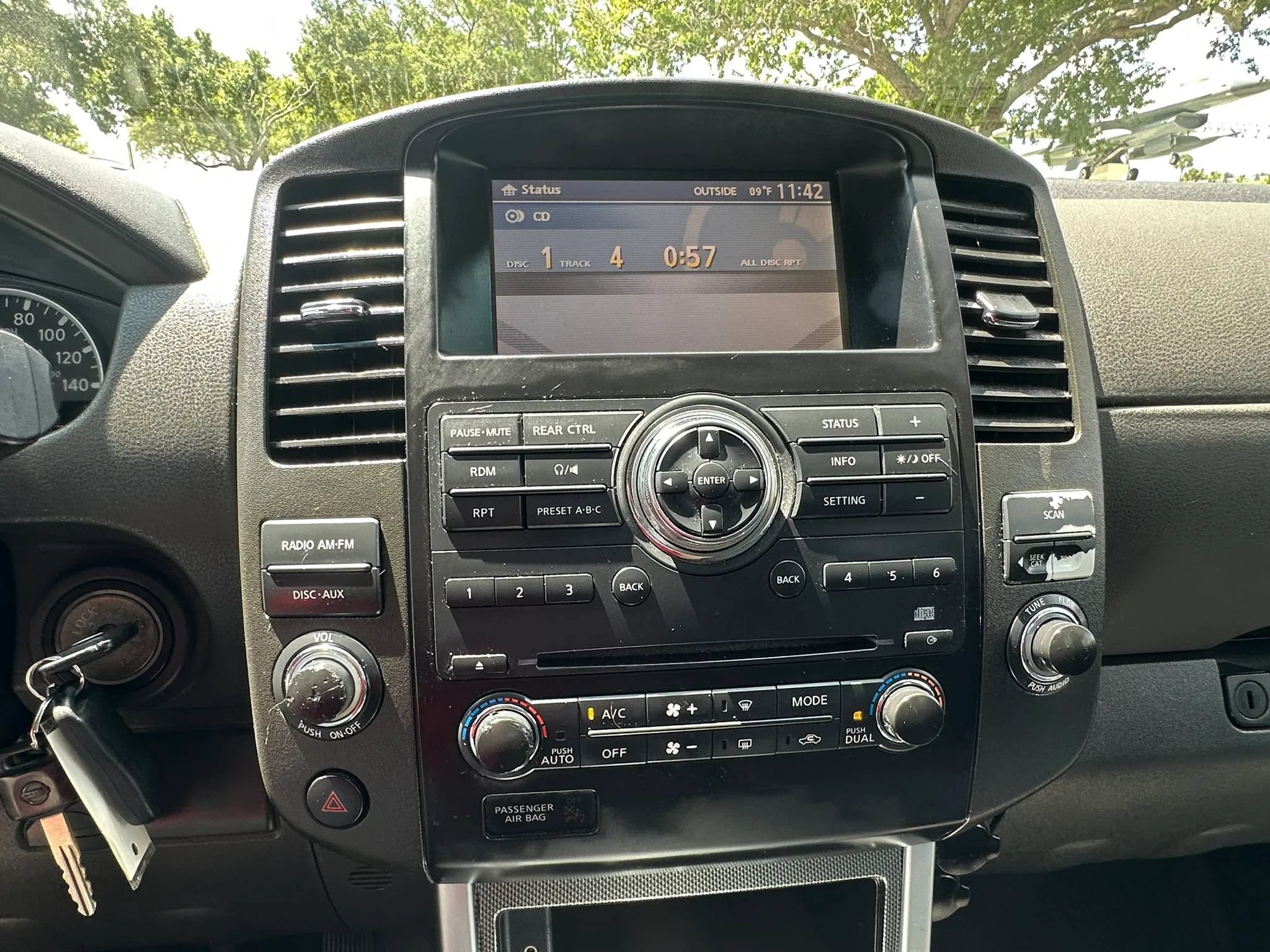 Used 2008 Nissan Pathfinder SE AWD/4WD image 41