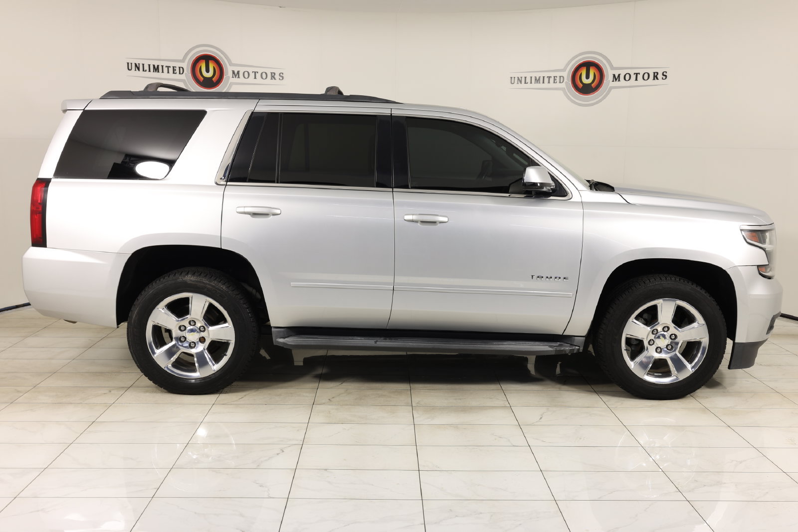 Used 2017 Chevrolet Tahoe LS w/ All-Season Package RWD image 2