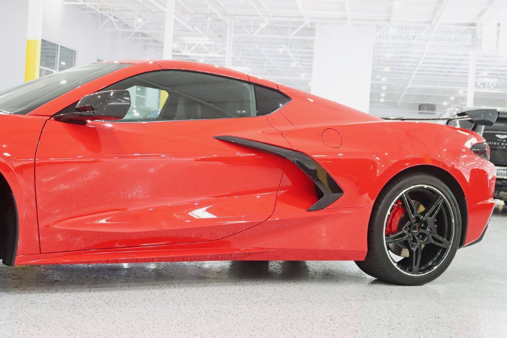 Used 2022 Chevrolet Corvette Stingray Preferred Cpe w/ Z51 Performance Package RWD image 3