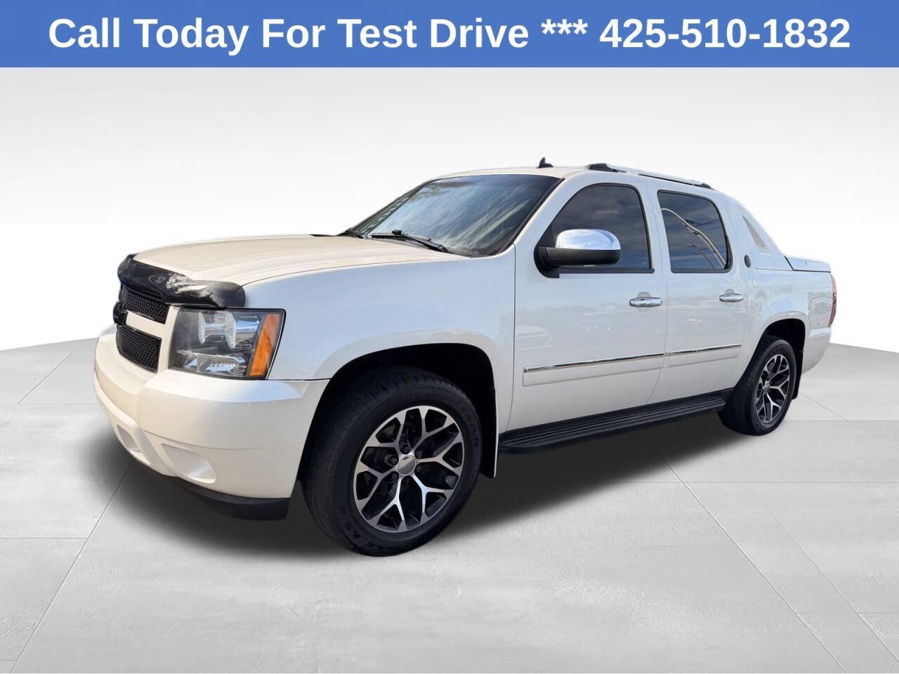 Used 2013 Chevrolet Avalanche LTZ AWD/4WD image 1