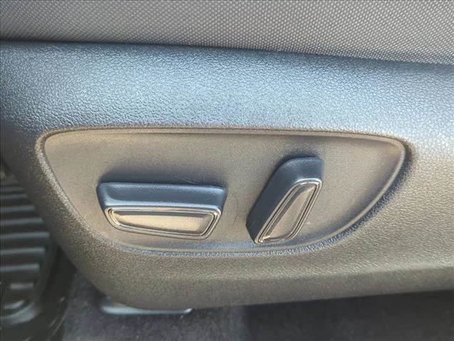 Used 2023 Toyota Highlander L FWD image 10