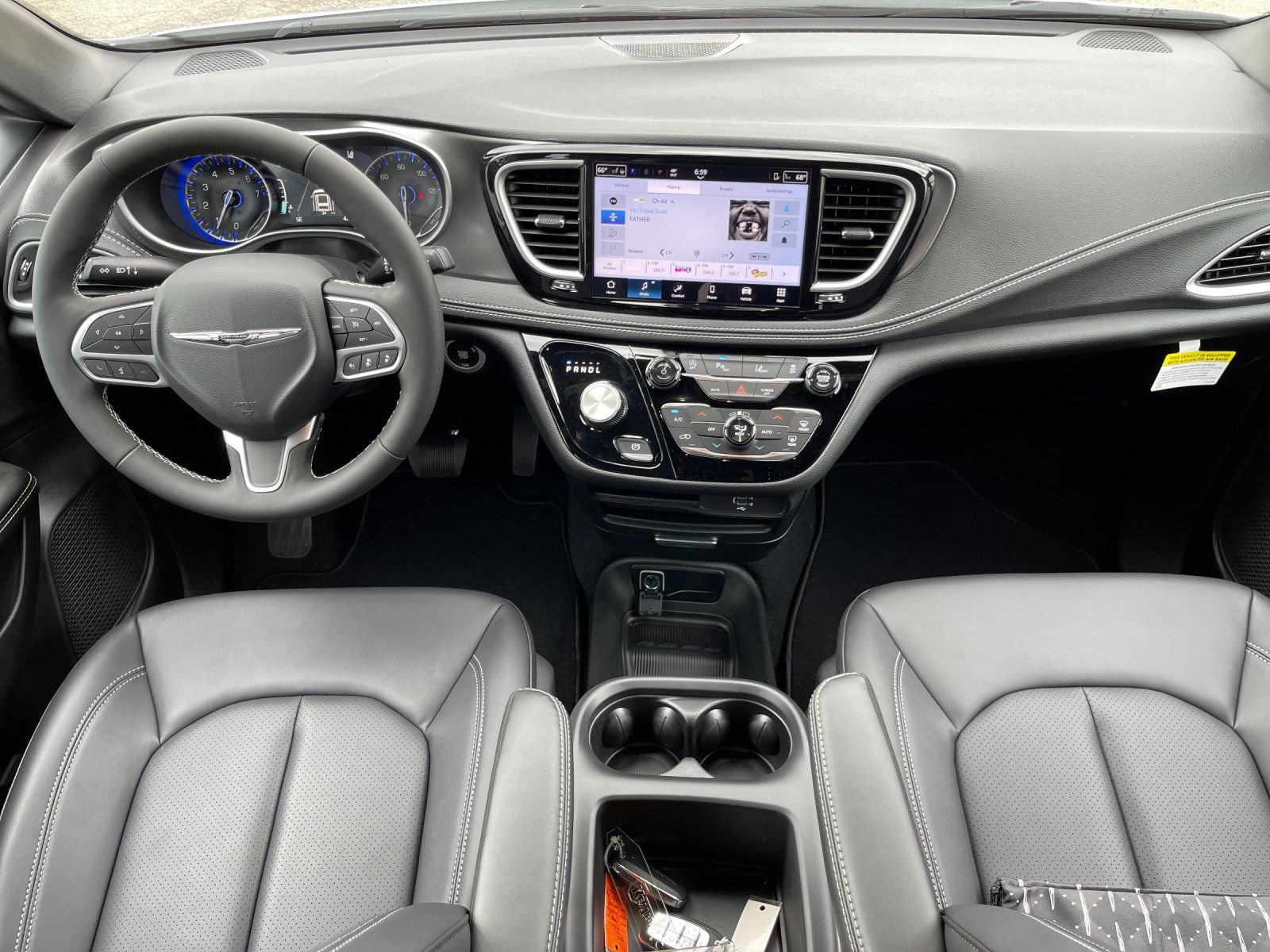 New 2026 Chrysler Pacifica Select AWD/4WD image 15