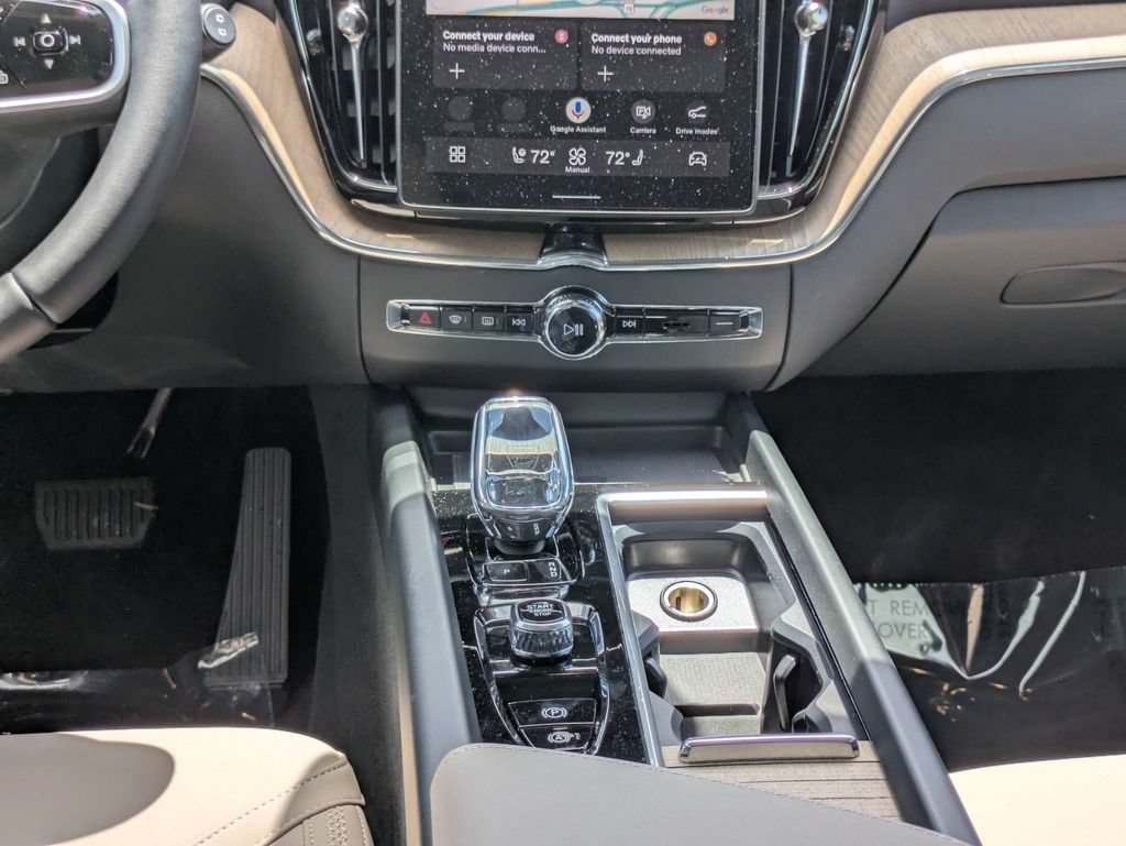 New 2026 Volvo XC60 B5 Plus w/ Protection Package Premier AWD/4WD image 20