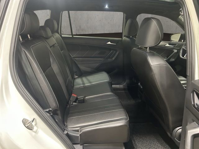 Used 2023 Volkswagen Tiguan SE R-Line AWD/4WD image 21