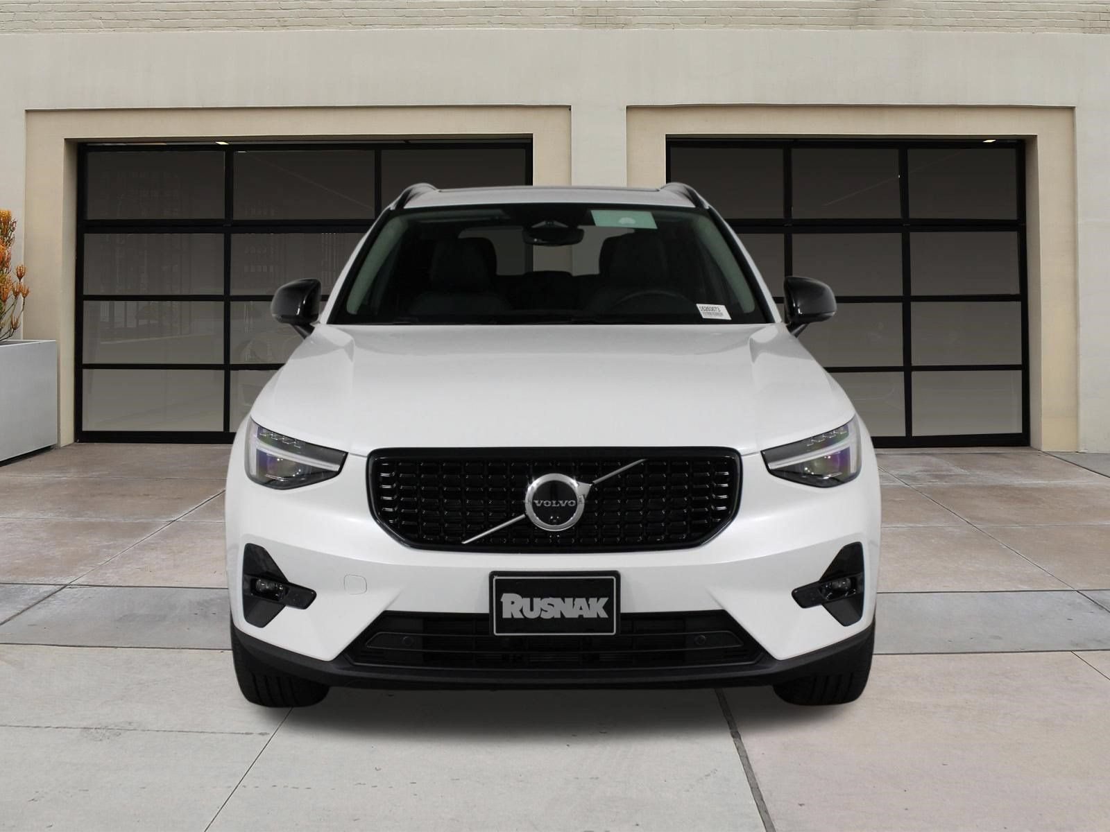 New 2026 Volvo XC40 B5 Plus w/ Climate Package AWD/4WD image 2