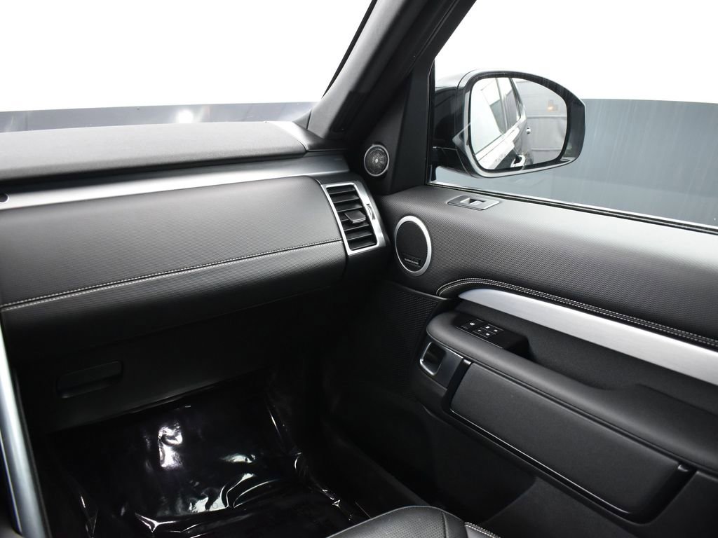 Used 2022 Land Rover Discovery HSE R-Dynamic image 15