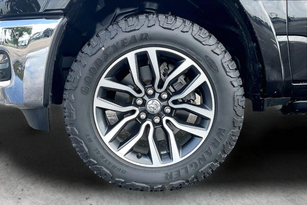 Used 2025 RAM 1500 Limited w/ Off Road Group AWD/4WD image 33