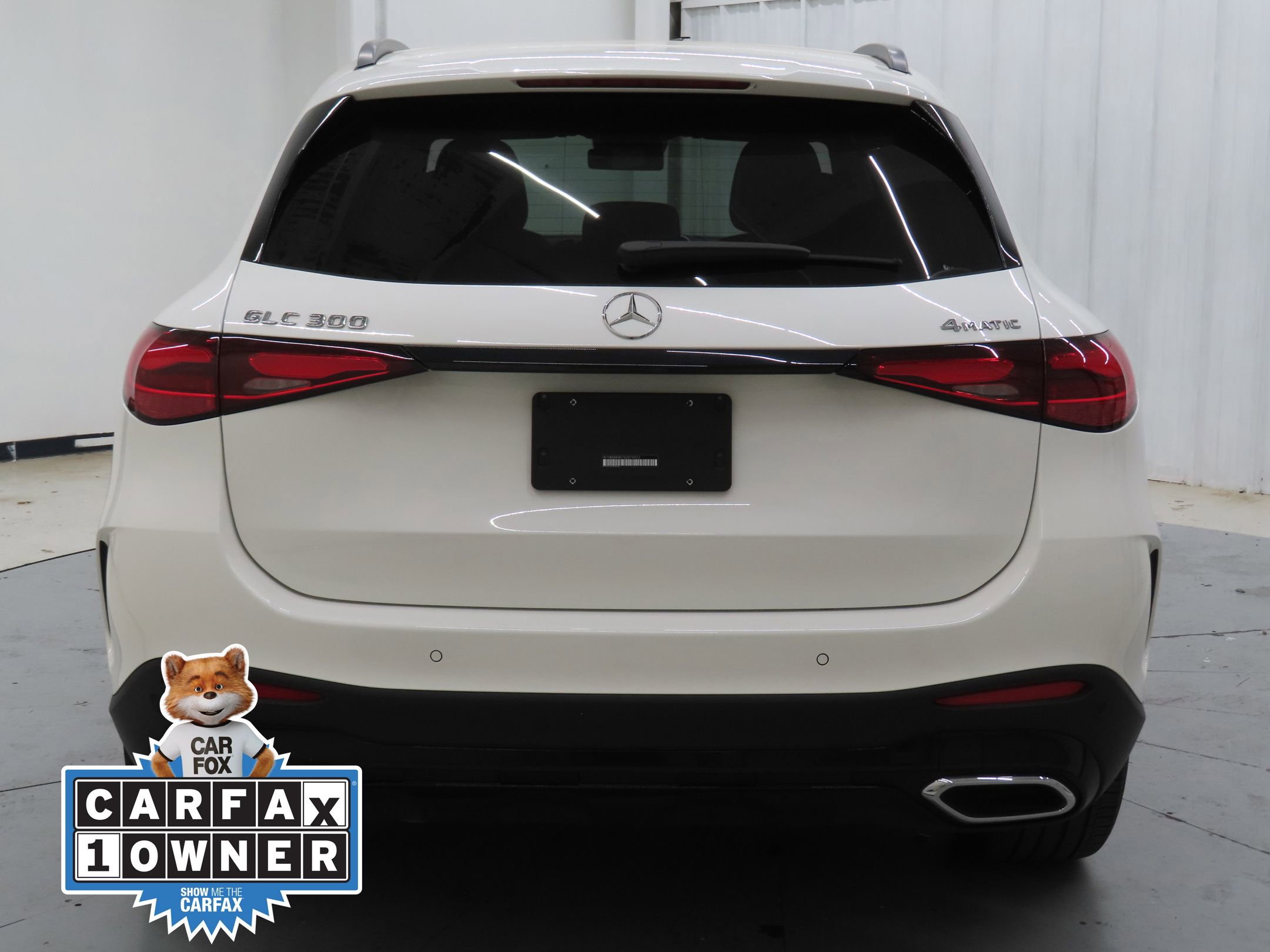 Used 2025 Mercedes-Benz GLC 300 4MATIC w/ AMG Line image 4