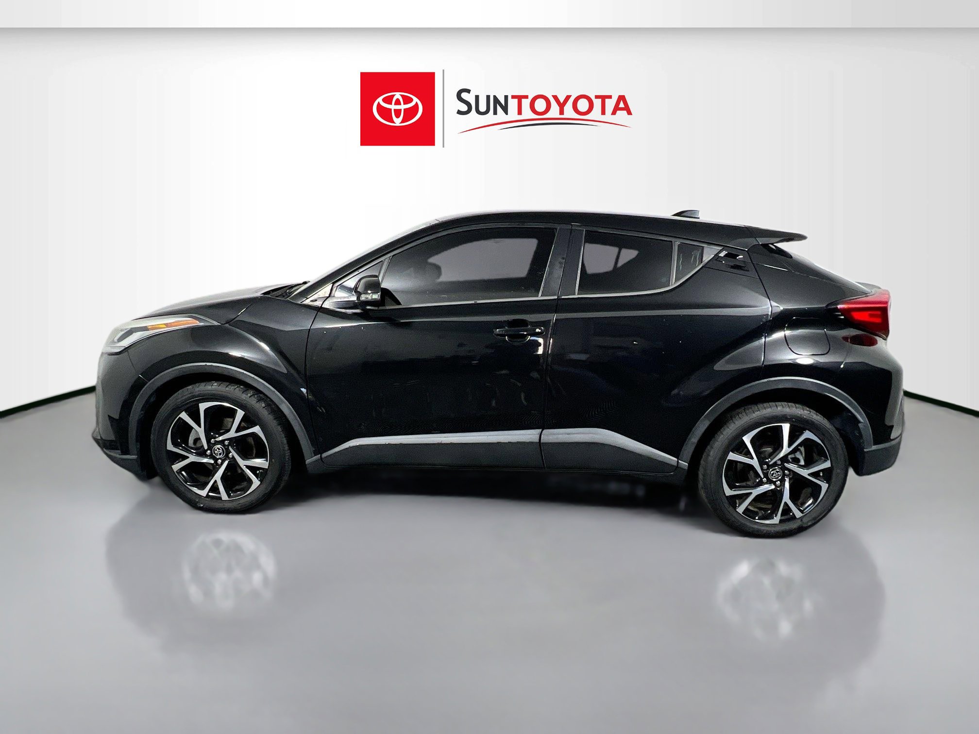 Used 2020 Toyota C-HR XLE image 7