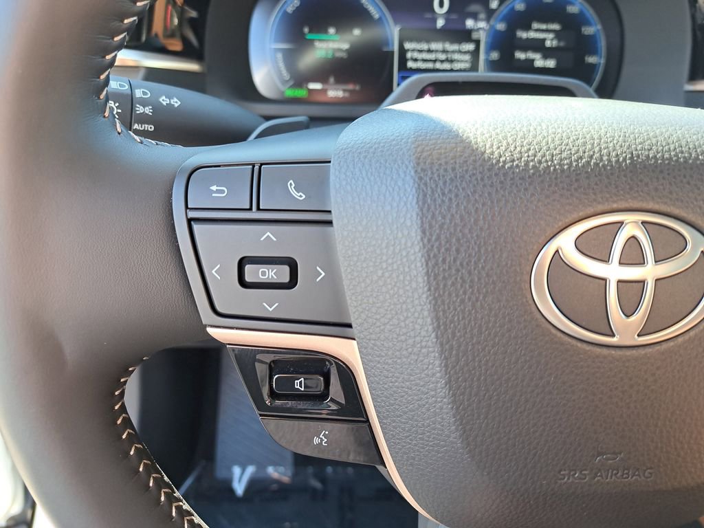 Certified 2025 Toyota Crown Signia Limited image 19