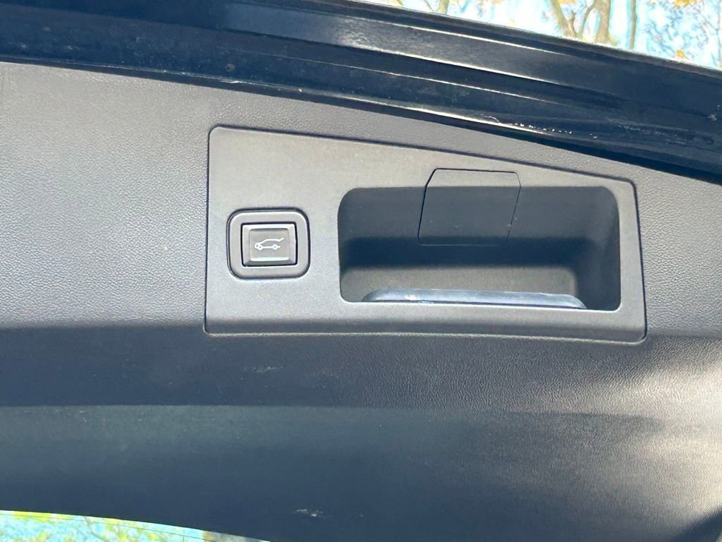 Used 2020 Cadillac XT5 Premium Luxury image 42