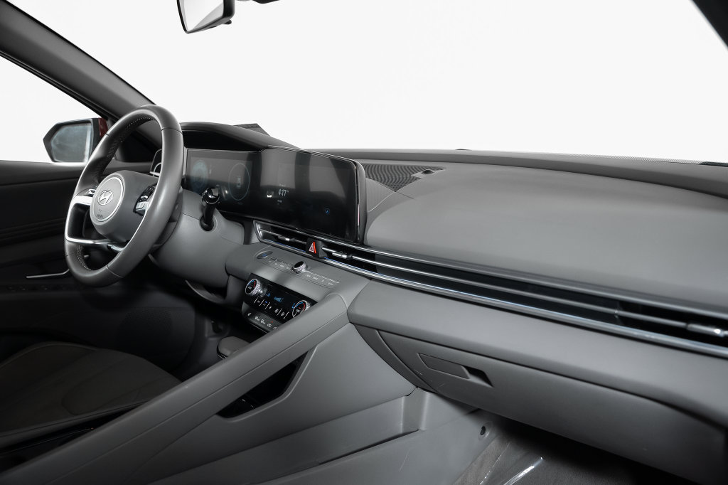 Certified 2025 Hyundai Elantra SEL FWD image 36