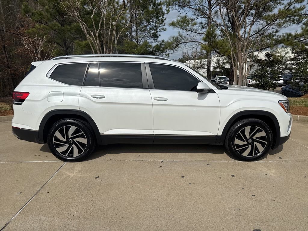 Used 2024 Volkswagen Atlas SEL image 2