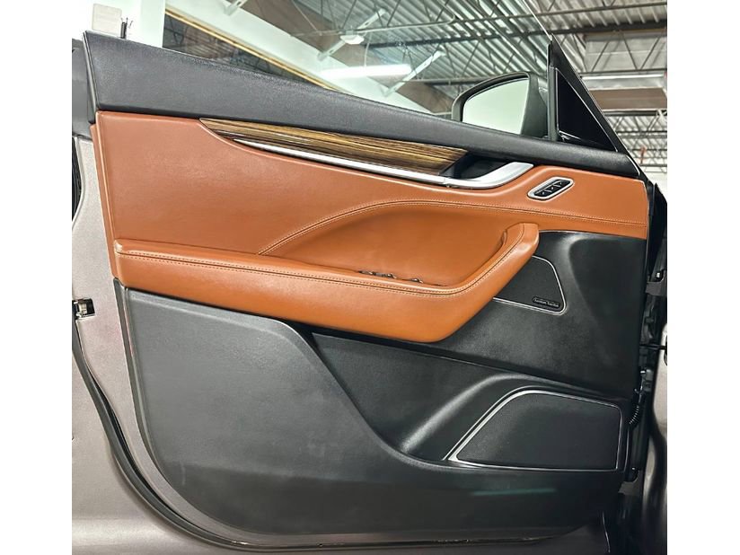 Used 2018 Maserati Levante GranLusso image 17