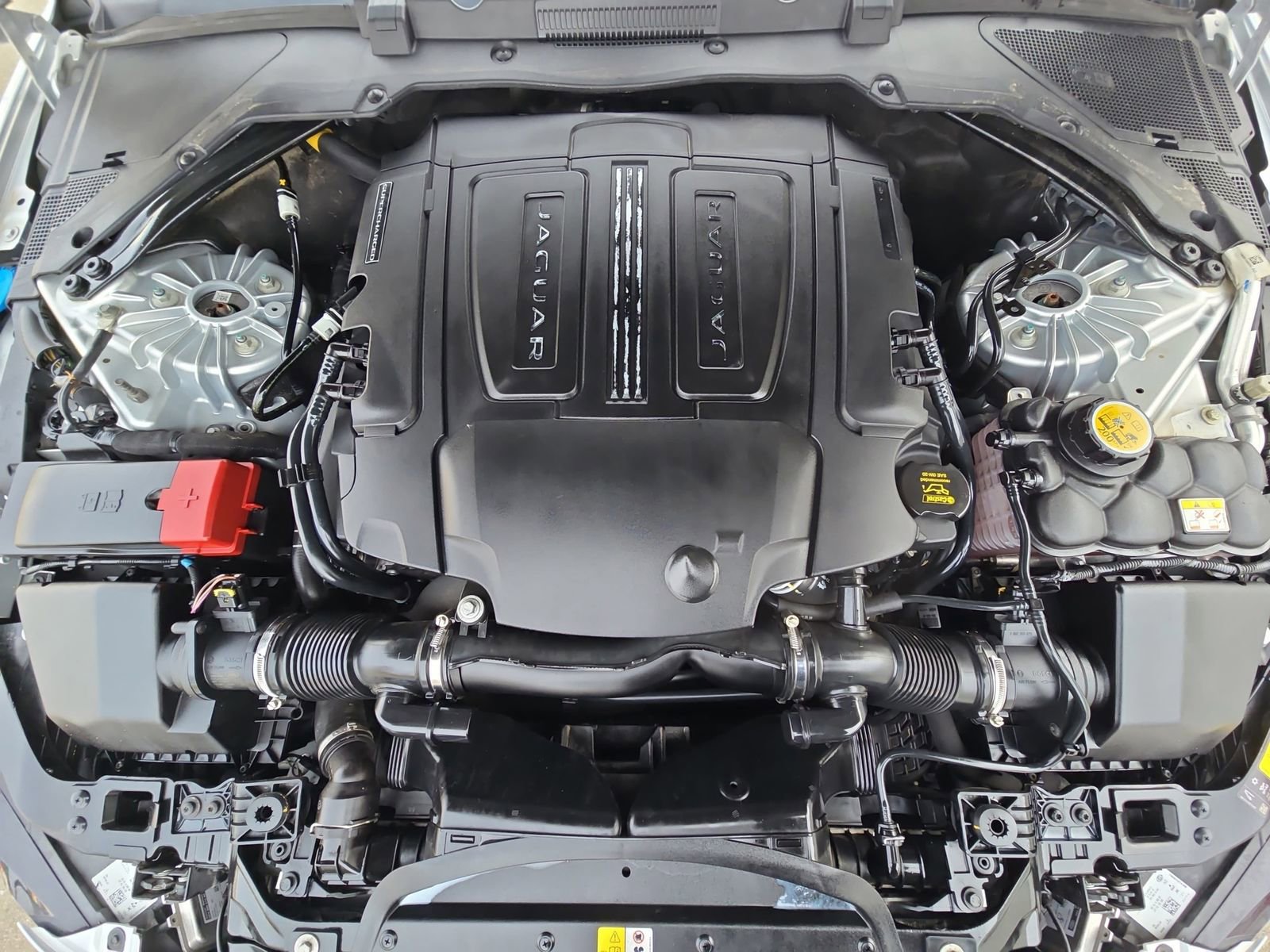 Used 2018 Jaguar XE Prestige image 35