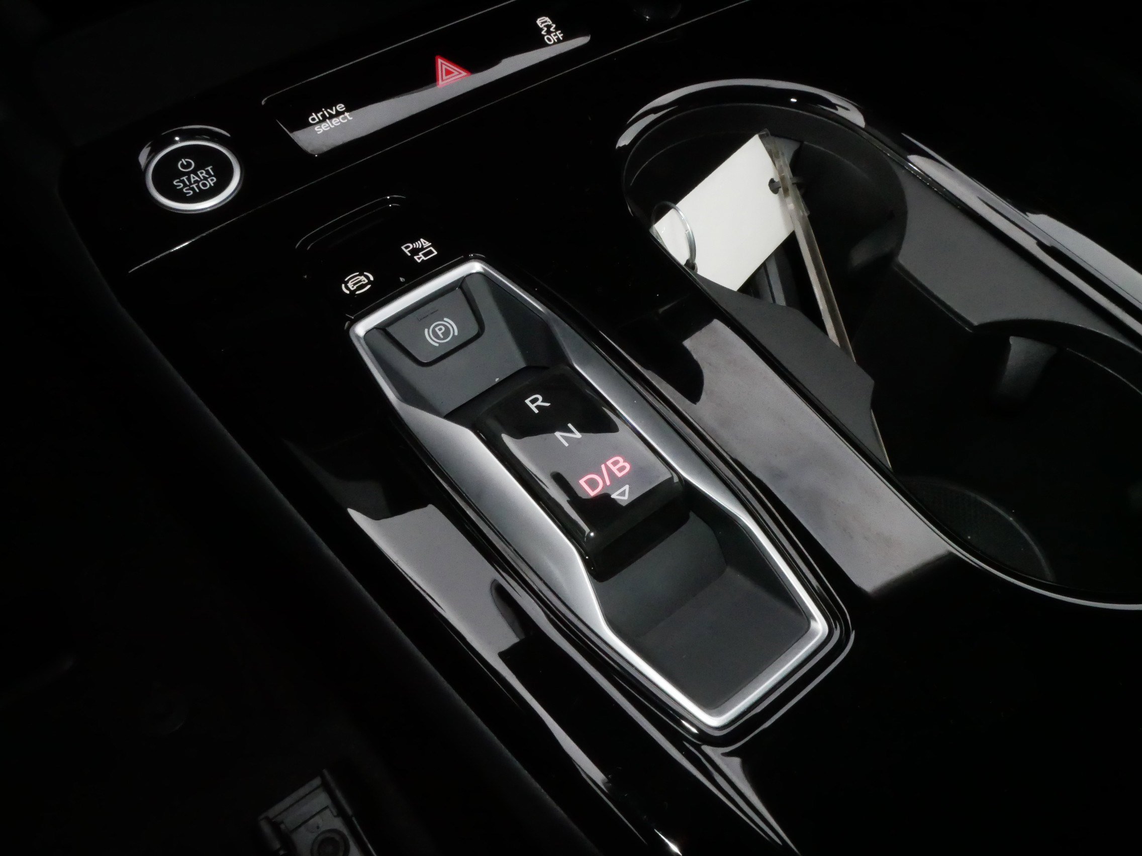 Used 2025 Audi Q6 e-tron Premium Plus w/ Premium Plus image 24