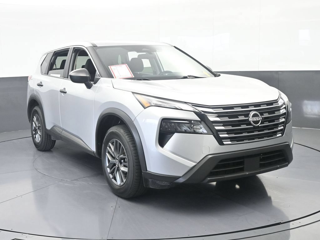 Used 2024 Nissan Rogue S FWD image 9