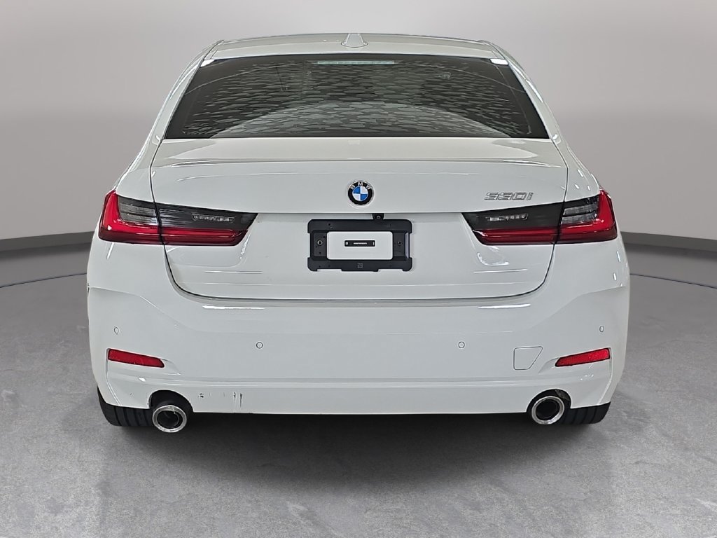 Used 2023 BMW 330i Sedan w/ Driving Assistance Package RWD image 7