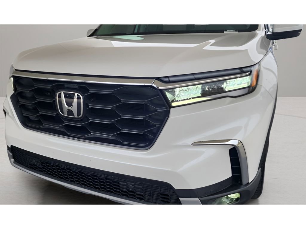 Used 2025 Honda Pilot EX-L image 2