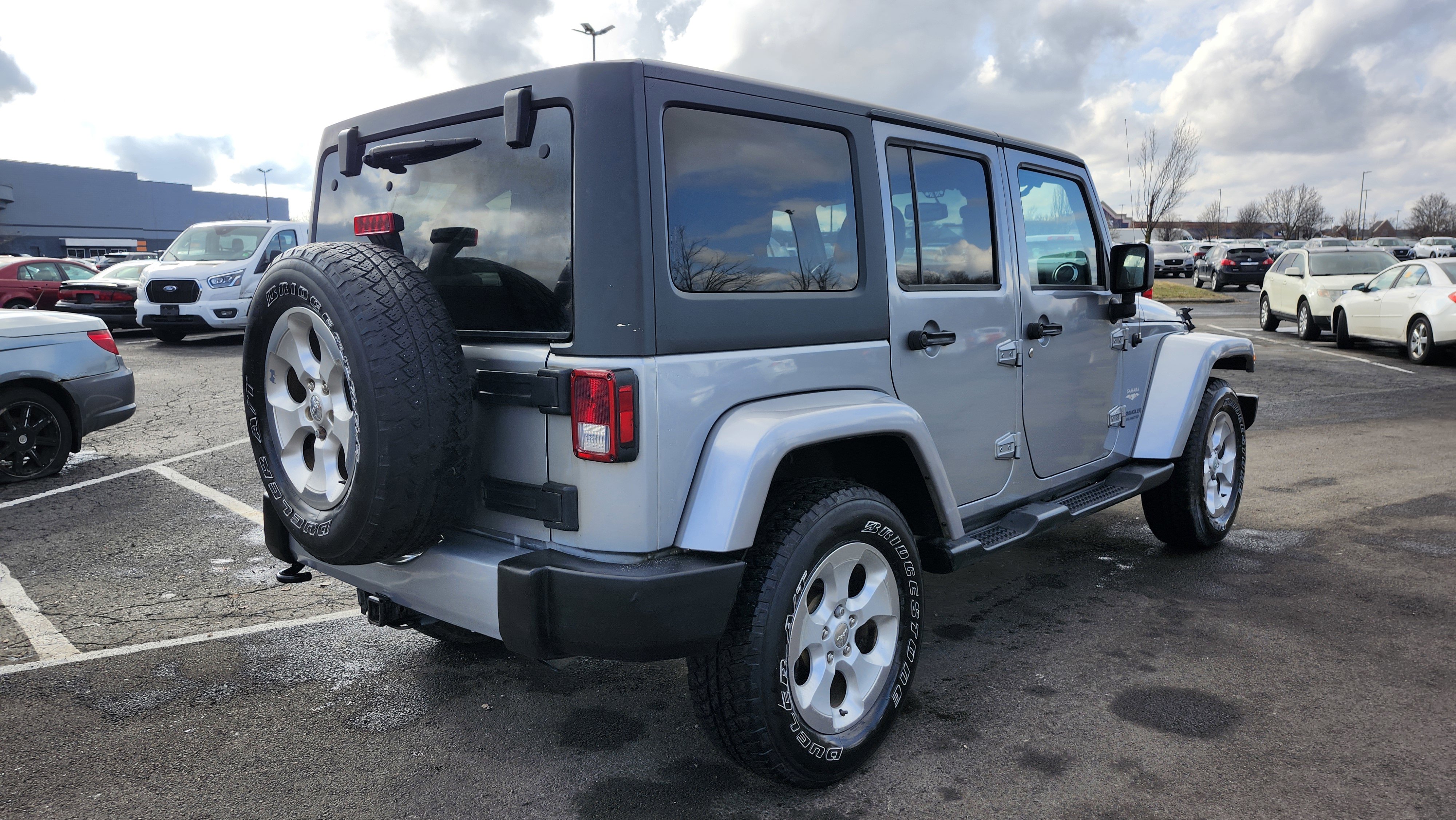 Used 2015 Jeep Wrangler Unlimited Sahara w/ Dual Top Group image 17