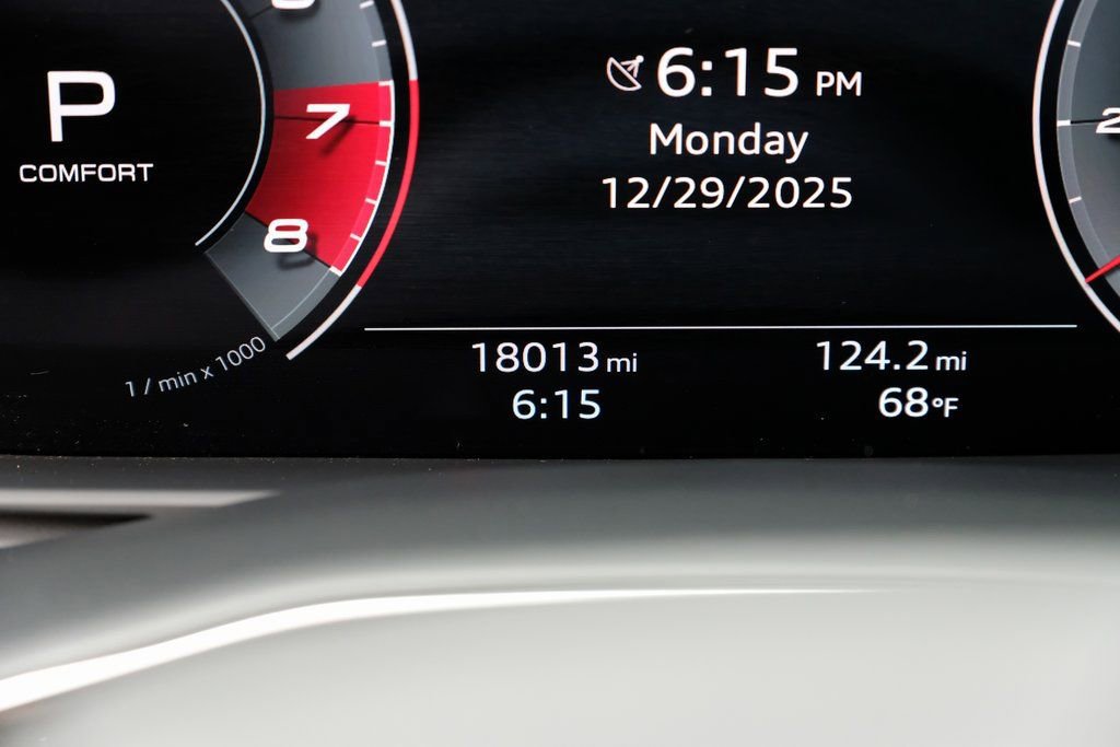 Used 2024 Audi SQ7 Prestige image 17