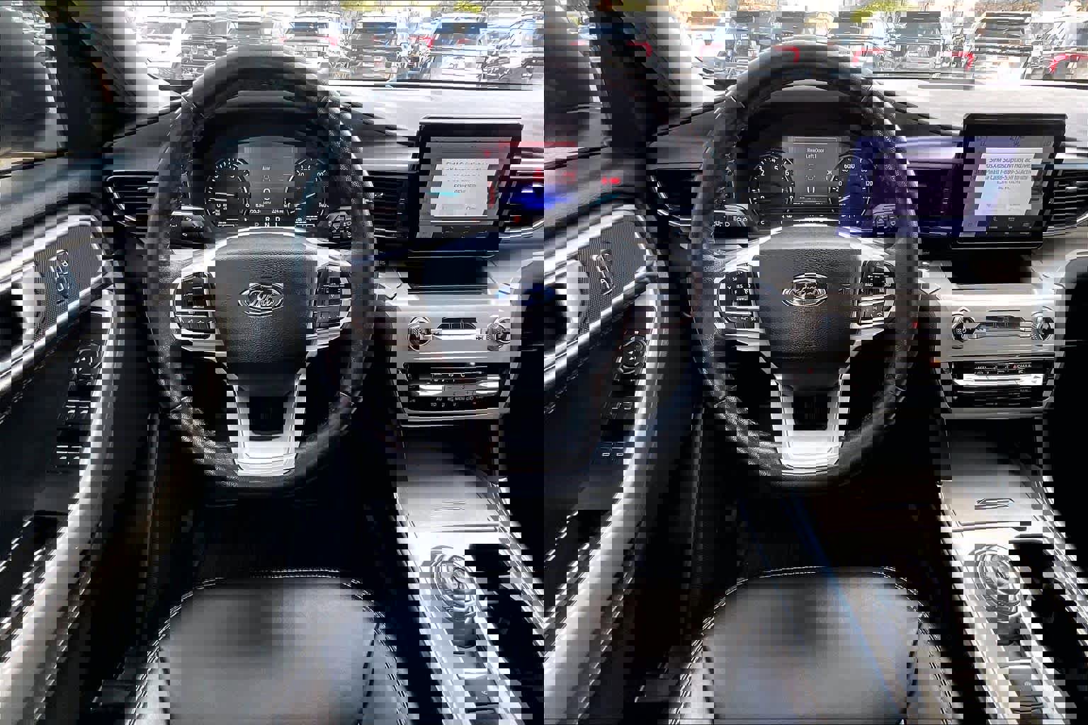 Used 2022 Ford Explorer XLT w/ Equipment Group 202A image 6