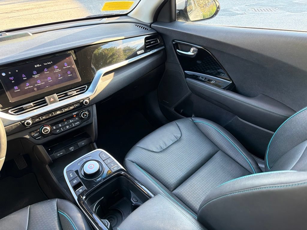 Certified 2022 Kia Niro EX Premium w/ Cold Weather Package FWD image 27