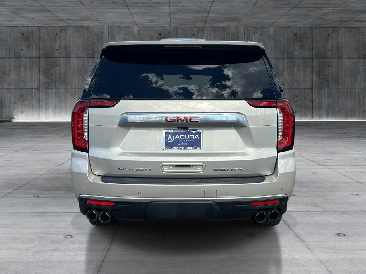 Used 2022 GMC Yukon Denali w/ Denali Premium Package AWD/4WD image 4