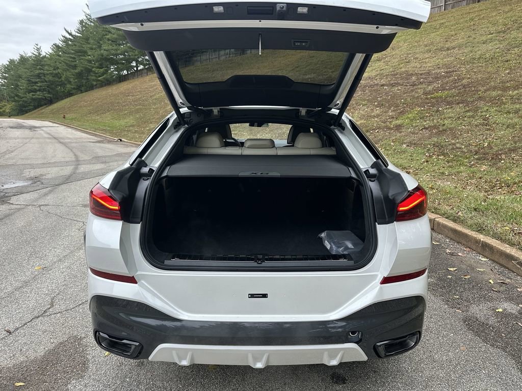 New 2026 BMW X6 xDrive40i w/ Executive Package image 25
