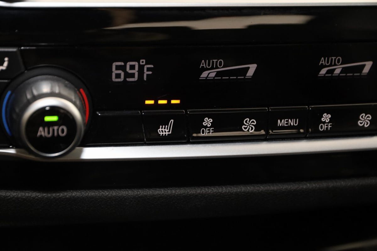 Used 2023 BMW 540i xDrive w/ M Sport Package image 8
