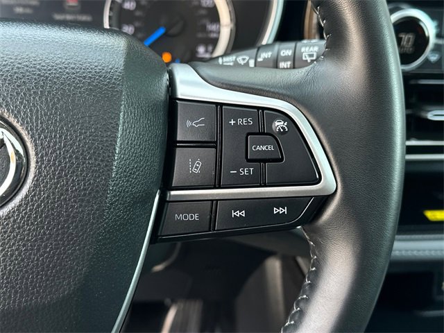Used 2023 Toyota Highlander XLE image 27