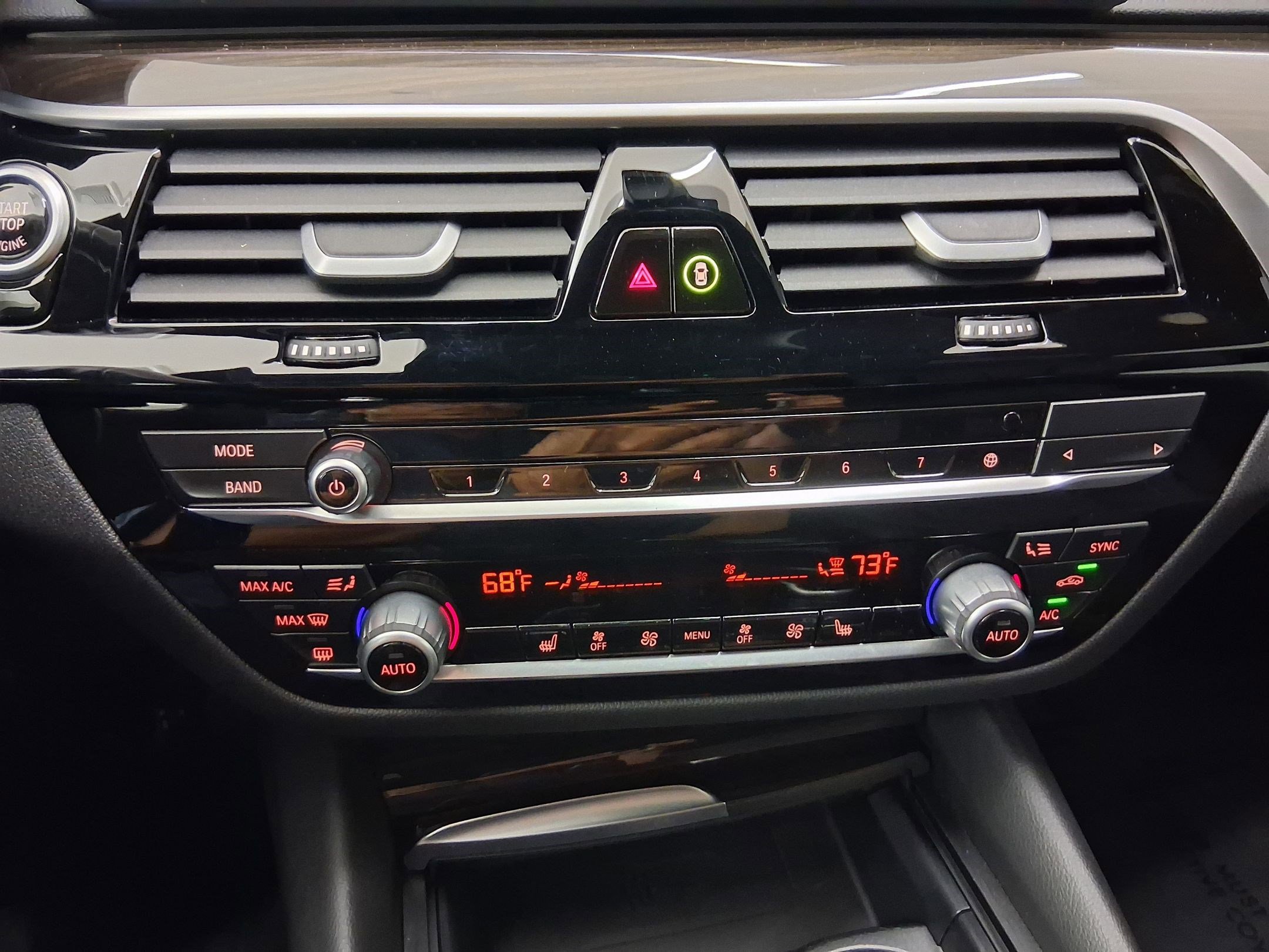 Certified 2023 BMW 530e w/ Convenience Package image 30