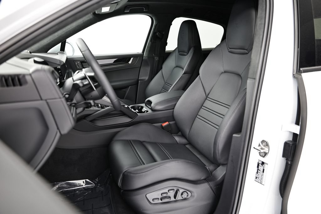 New 2026 Porsche Cayenne GTS AWD/4WD image 5