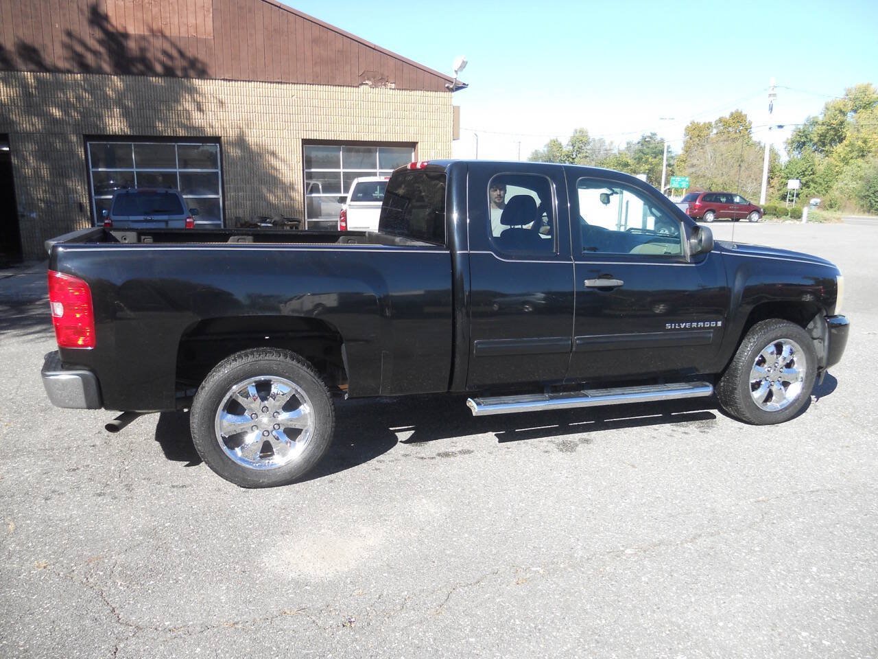 Used 2009 Chevrolet Silverado 1500 LS RWD image 8