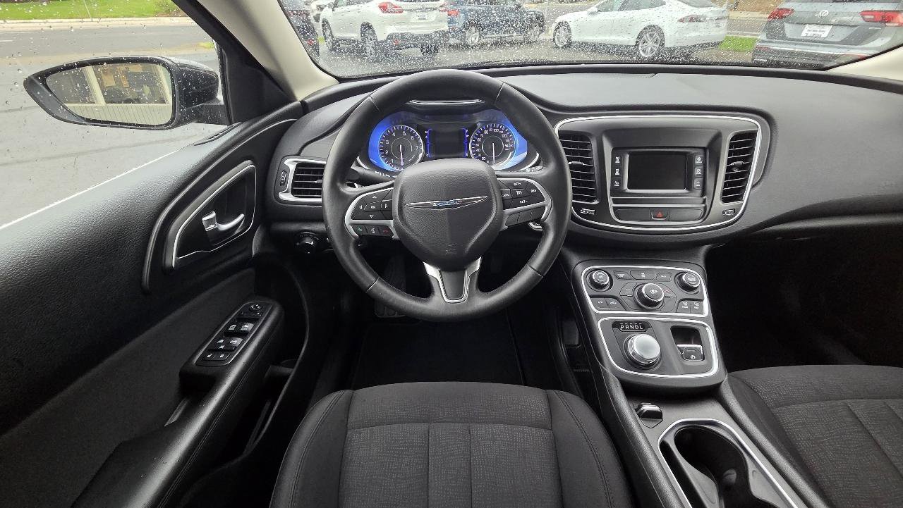Used 2015 Chrysler 200 Limited w/ Convenience Group FWD image 17