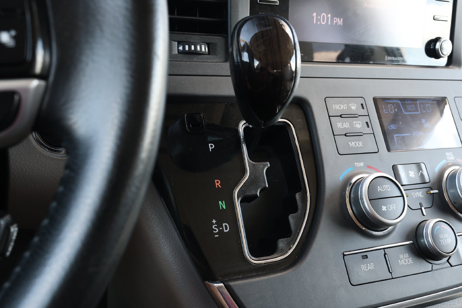 Used 2019 Toyota Sienna XLE FWD image 23
