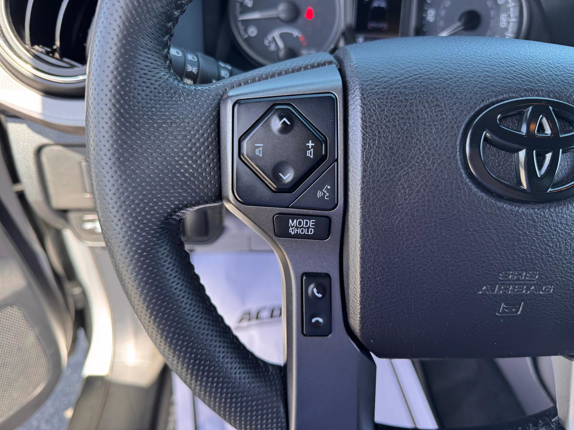 Used 2020 Toyota Tacoma TRD Off-Road AWD/4WD image 22