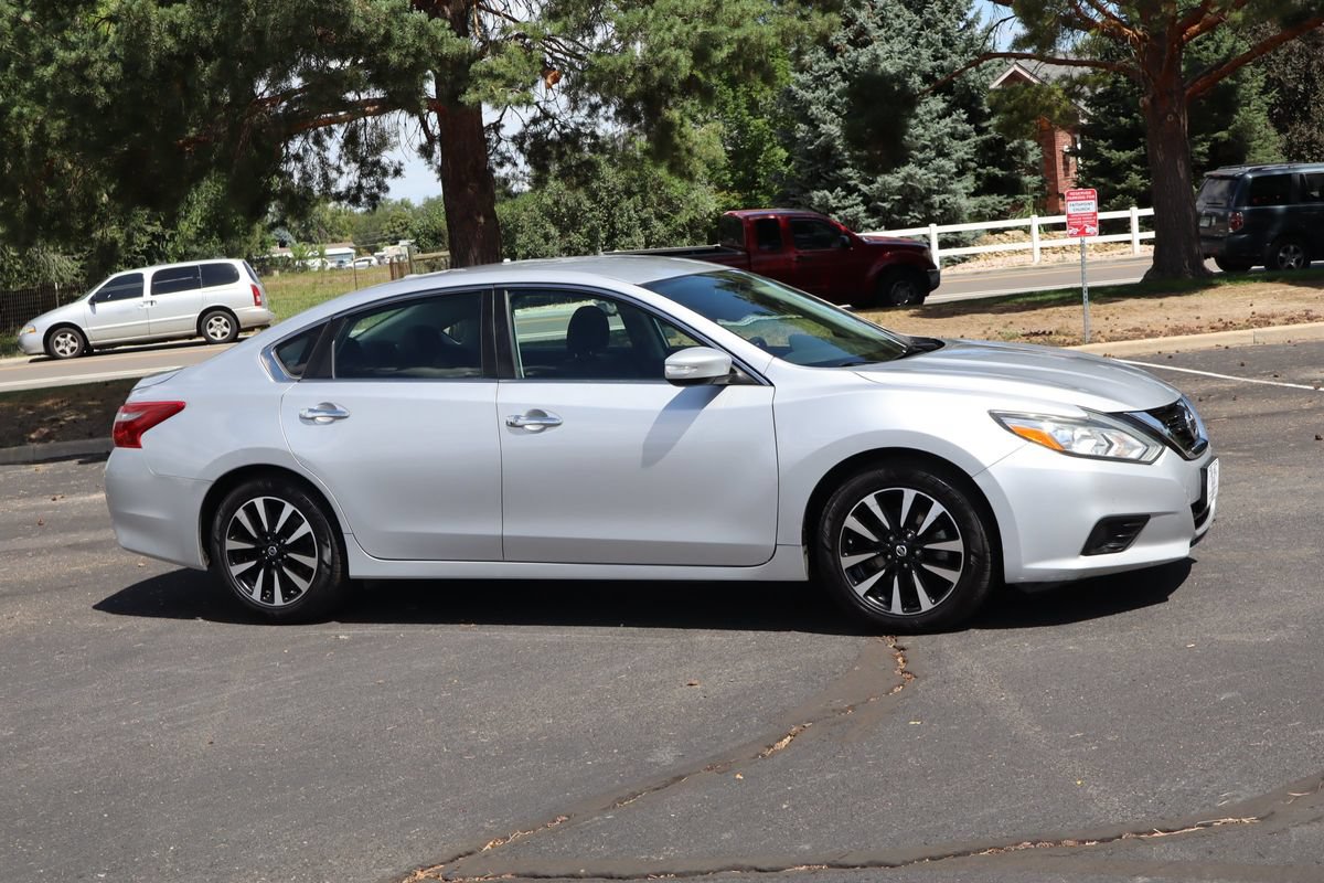 Used 2018 Nissan Altima 2.5 SL FWD image 2