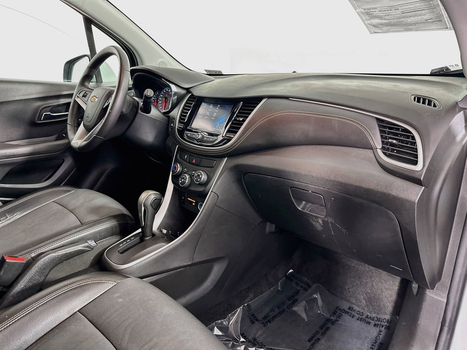 Used 2017 Chevrolet Trax LT w/ LT Convenience Package AWD/4WD image 27