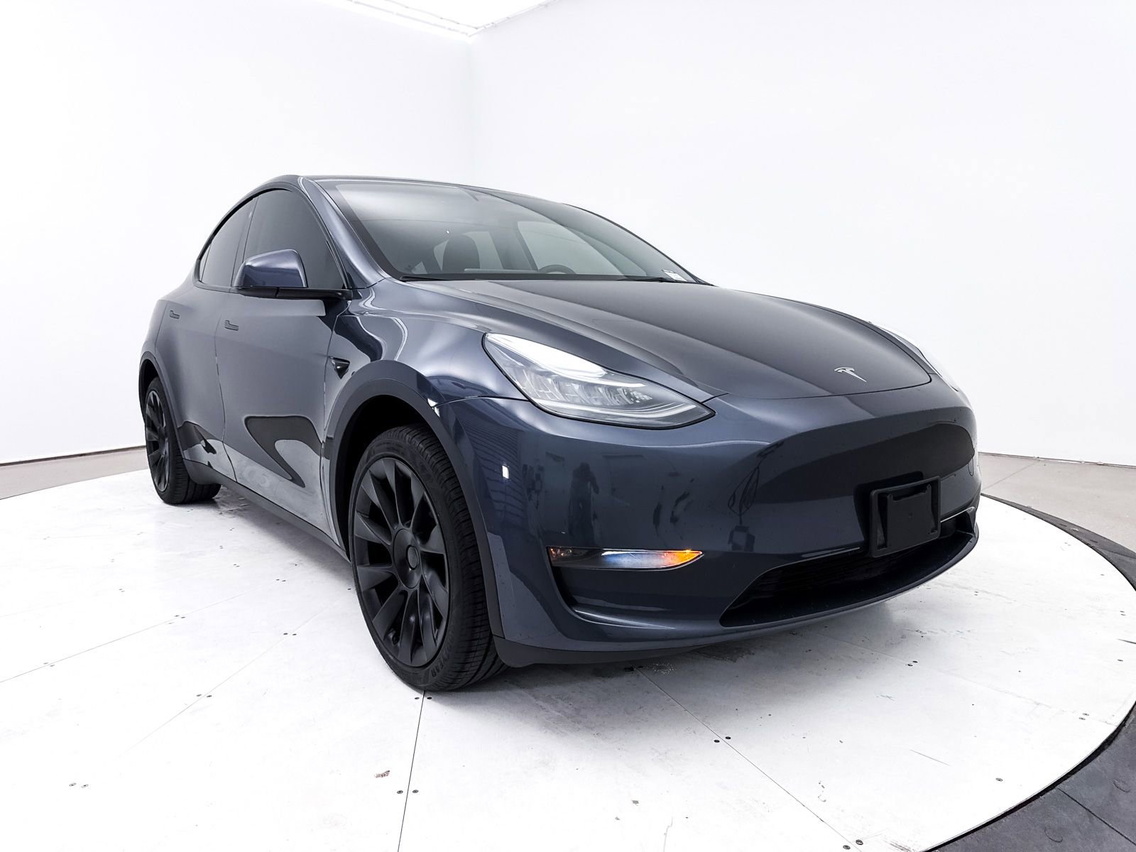 Used 2023 Tesla Model Y Long Range image 12
