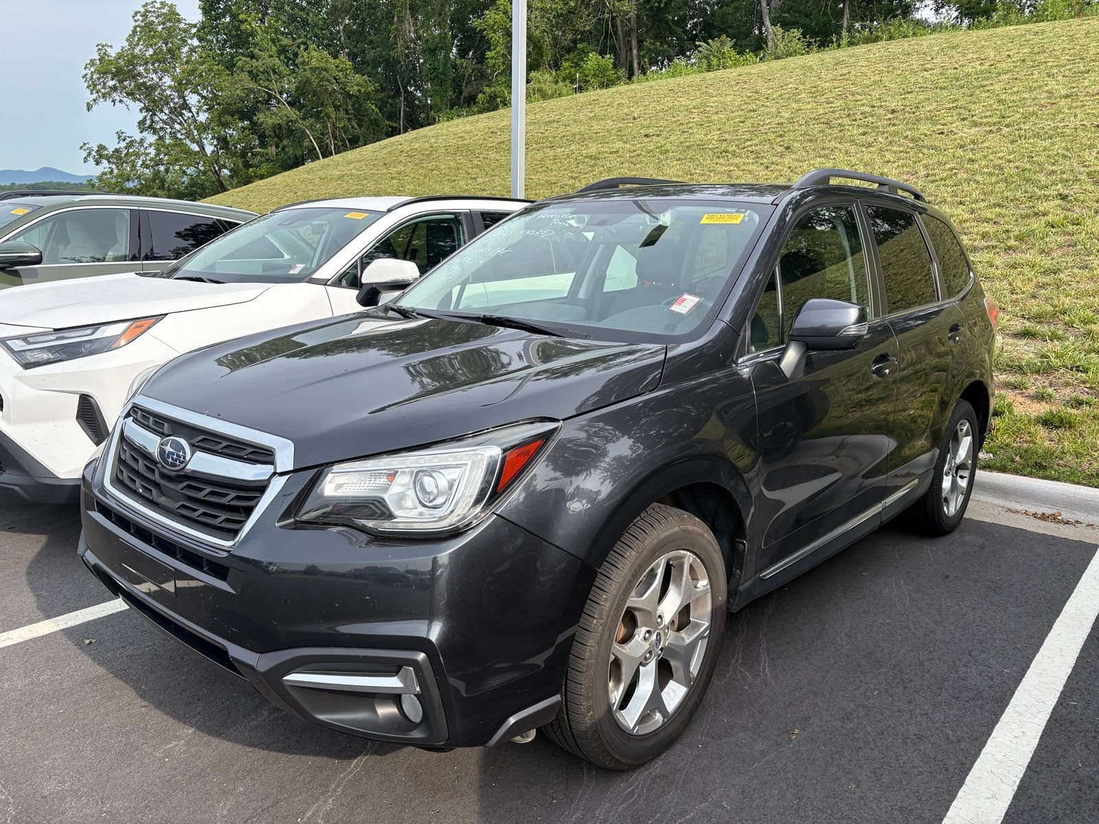 Used 2018 Subaru Forester 2.5i Touring w/ Popular Package #2 AWD/4WD image 3