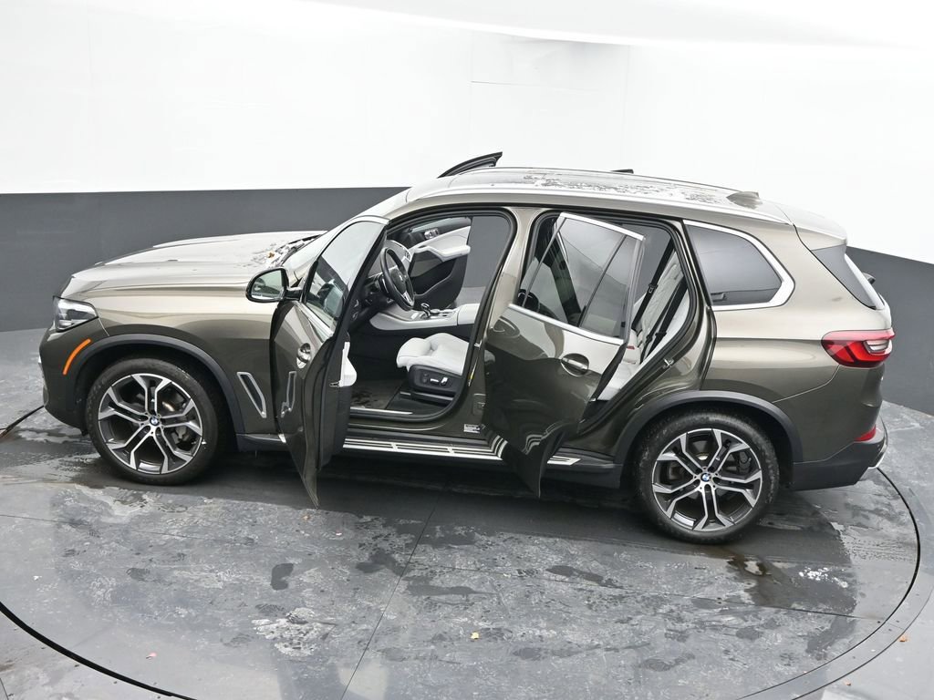 Used 2023 BMW X5 xDrive40i w/ Premium Package image 60